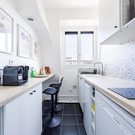 Apartment 1 Bedroom # 14 # Alesia